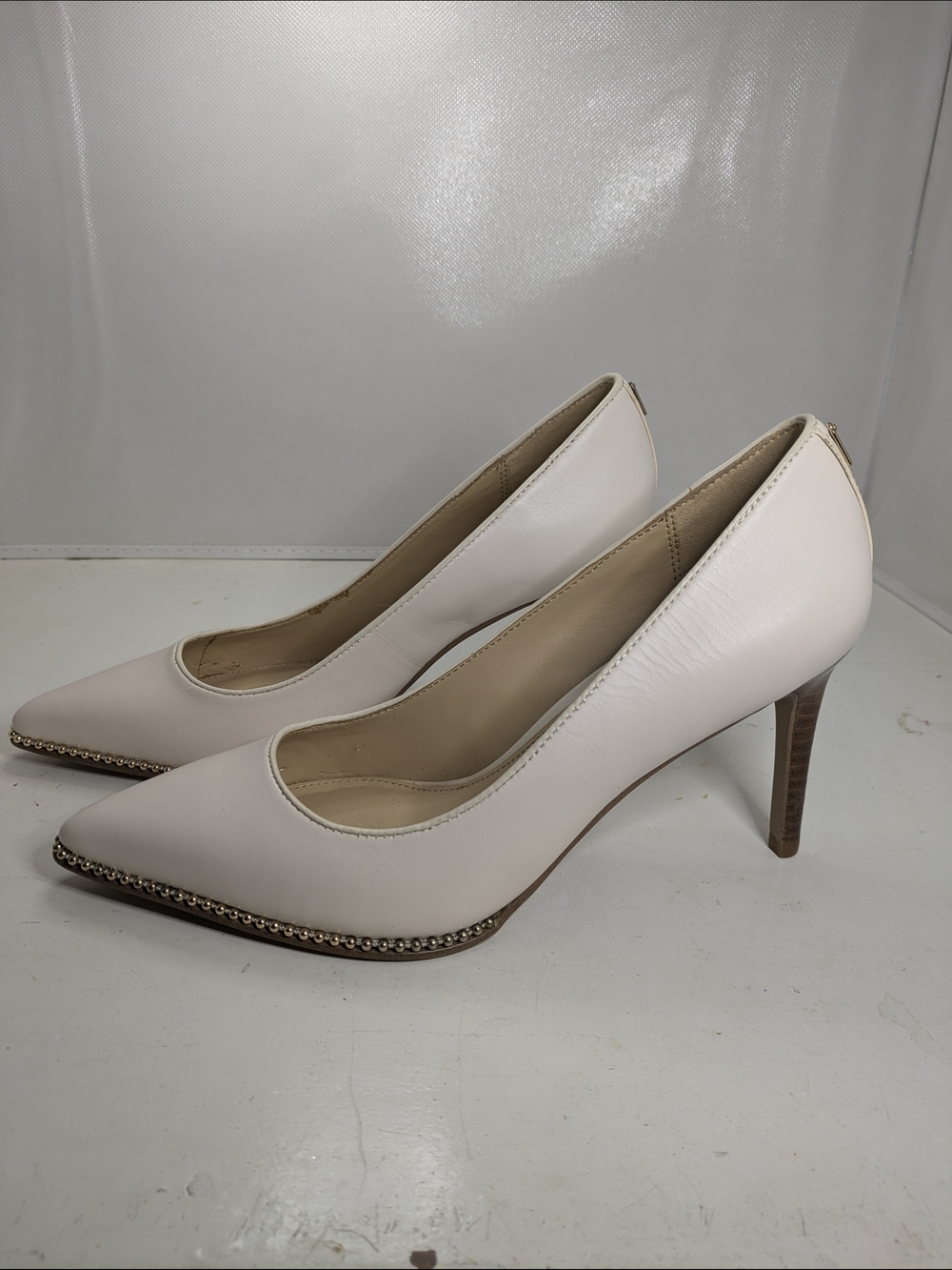 Coach Vonna Cream Leather Mid Heel Pump Gold Stud Size 6 - Picture 11 of 12